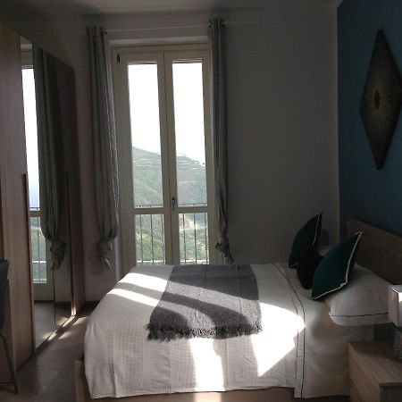 Affittacamereirosmarini Vernazza Luaran gambar