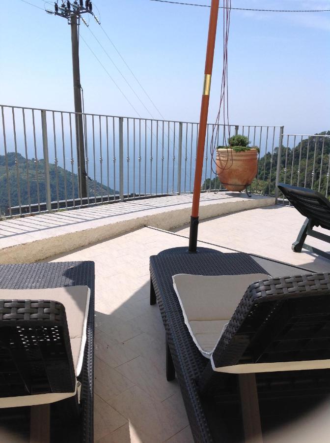 Affittacamereirosmarini Vernazza Luaran gambar