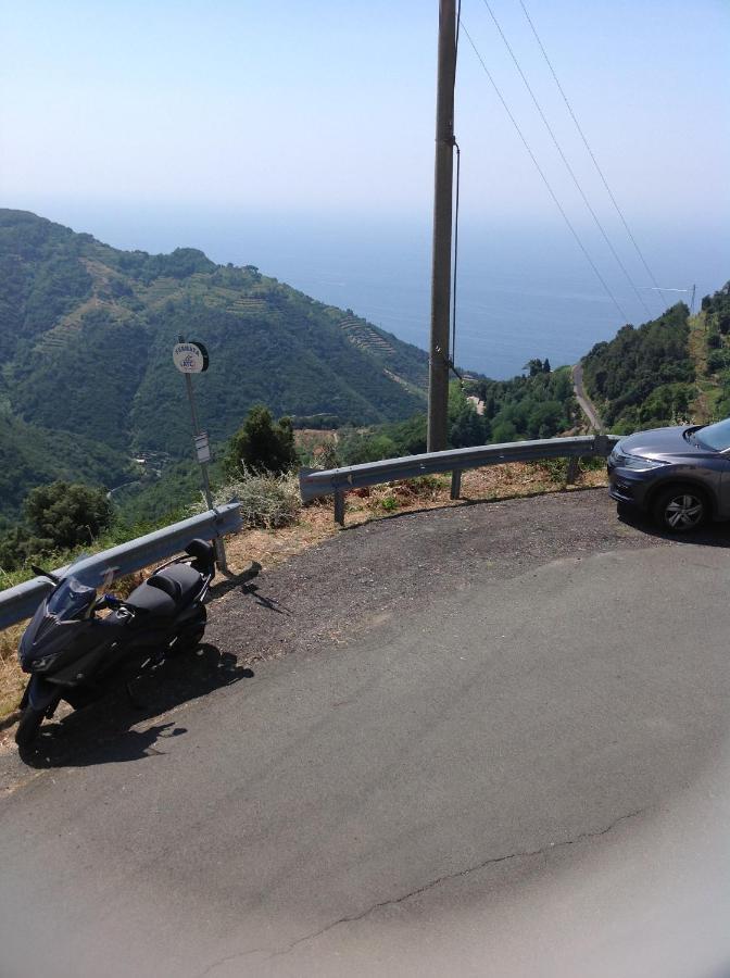 Affittacamereirosmarini Vernazza Luaran gambar