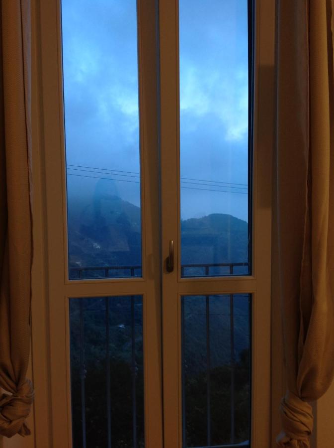 Affittacamereirosmarini Vernazza Luaran gambar